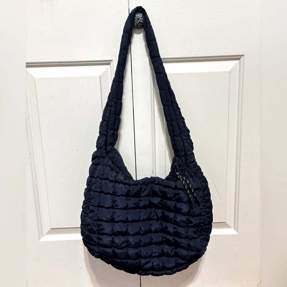 UrbanFit by Urban Expressions Puffer Bag in Navy - Picture 1 of 2